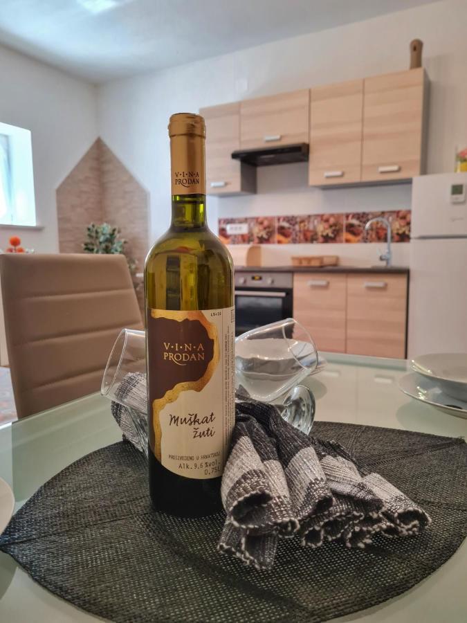 Apartman Goga With Pool And Jacuzzi Labin  Eksteriør billede